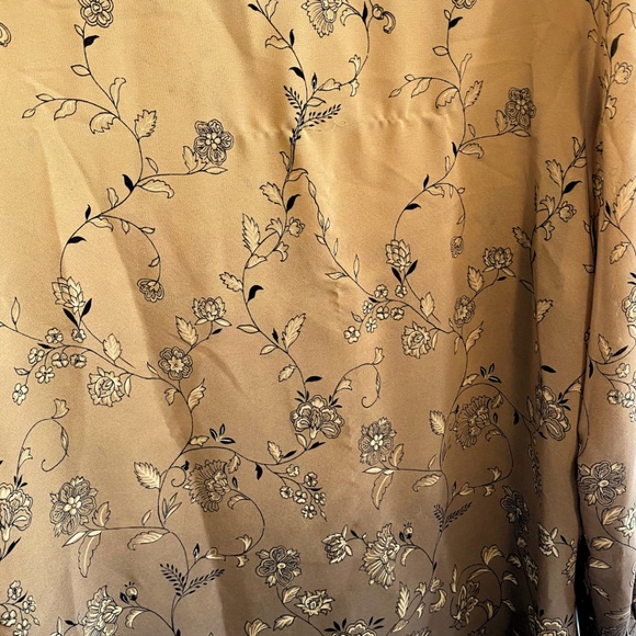 ✨Host Pick✨Ombre Floral Blouse - Picture 4 of 4